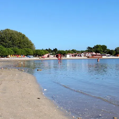 ゲストハウス And By The Sea - 7278 3*