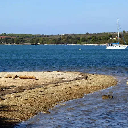 And By The Sea - 7278 メドゥリン