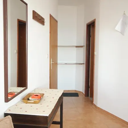 And By The Sea - 7278 3* メドゥリン