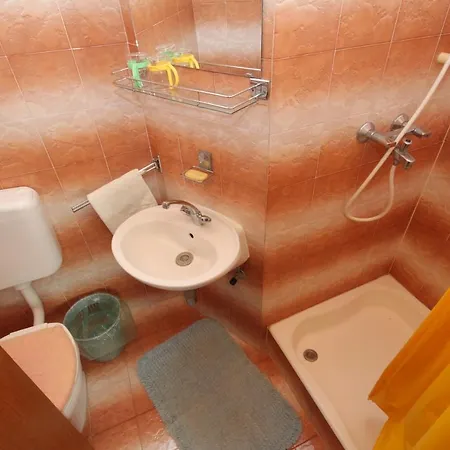 ゲストハウス And By The Sea - 7278 メドゥリン